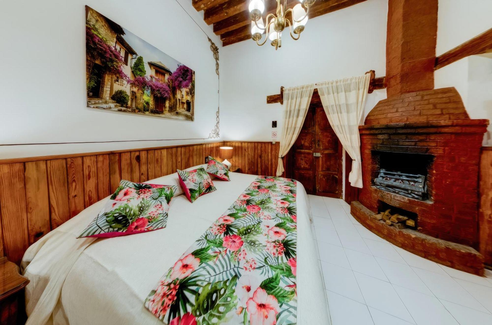 Hotel Casa Baez Пацкуаро Екстер'єр фото