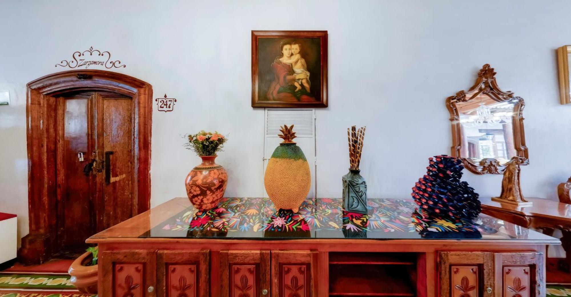 Hotel Casa Baez Пацкуаро Екстер'єр фото